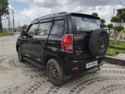 
										TUV300   T10 full									