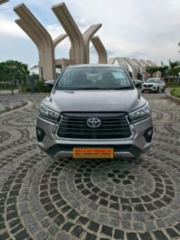 INNOVA CRYSTA (G)