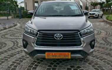 INNOVA CRYSTA (G)