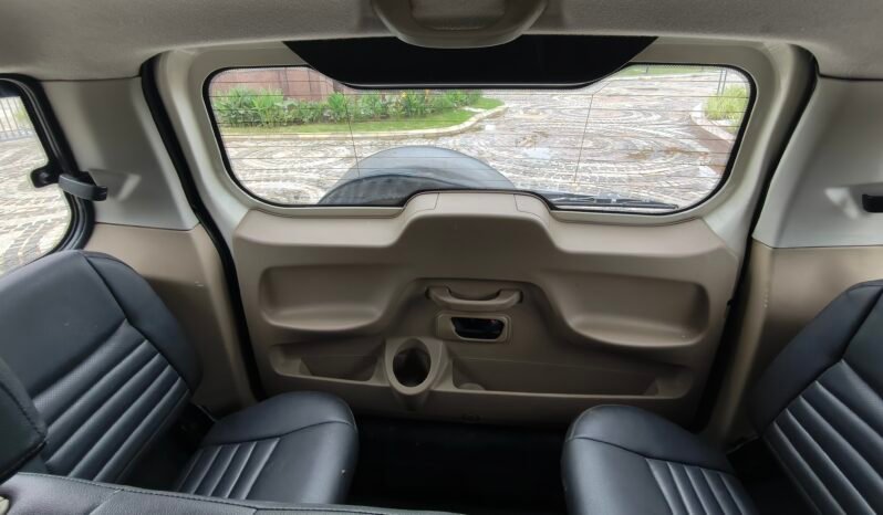 
								TUV300 T6 full									