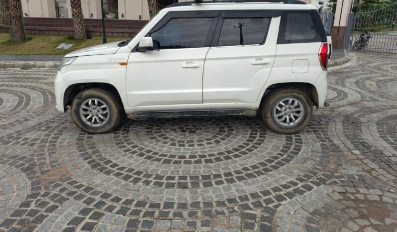 
								TUV300 T8 full									
