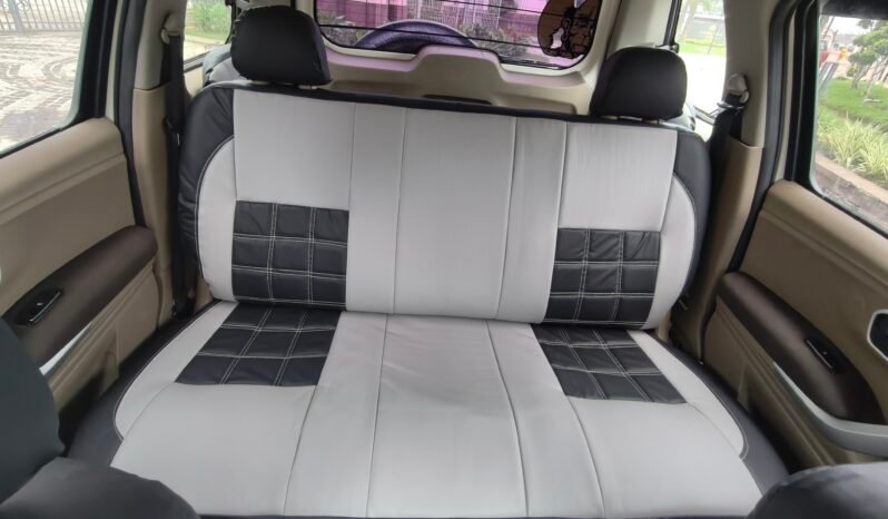 
								TUV300 T8 full									