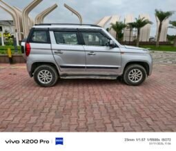 
										TUV300 T8 full									