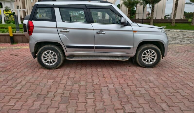 
								TUV300 T8 full									