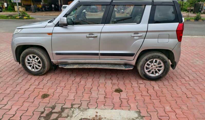 
								TUV300 T8 full									