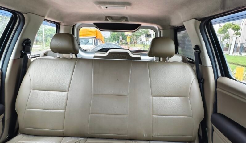 
								TUV300 T8 full									