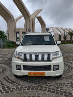 TUV300 T8