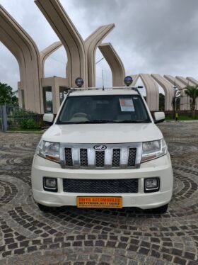 TUV300 T8