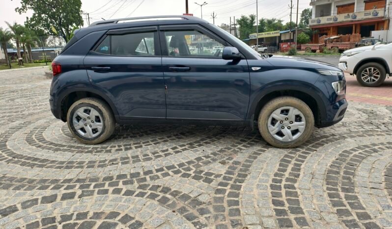 
								VANUE full									
