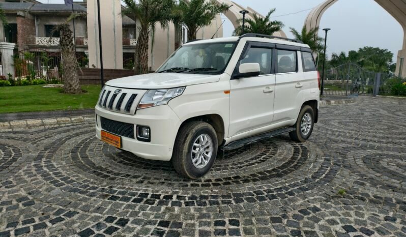 
								TUV300 full									