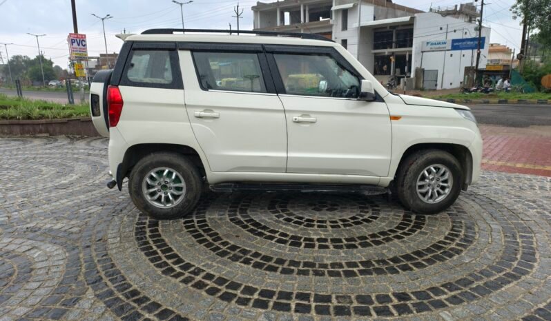 
								TUV300 full									