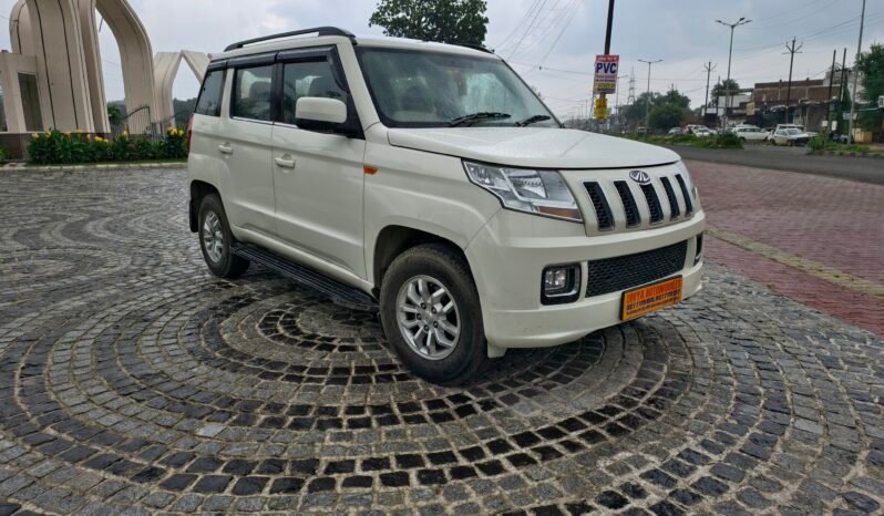 
								TUV300 full									