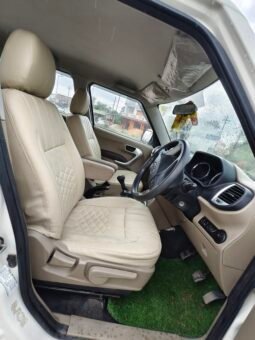 
										TUV300 full									