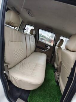 
										TUV300 full									