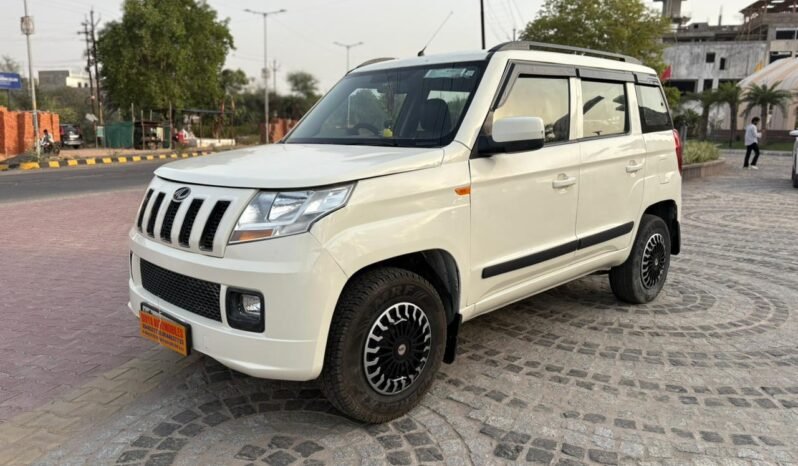 
								TUV300 full									