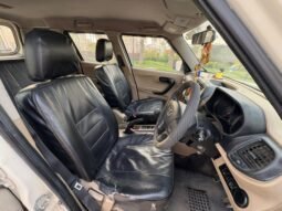 
										TUV300 full									